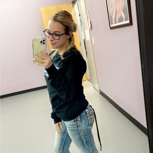 Meet your Posher, Leslie